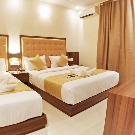 Hotel Emerald Near T2 International Airport Mumbai Kültér fotó