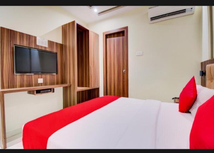 Hotel Emerald Near T2 International Airport Mumbai Kültér fotó