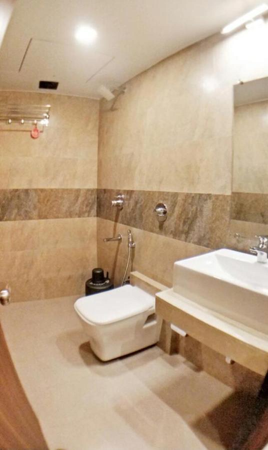 Hotel Emerald Near T2 International Airport Mumbai Kültér fotó