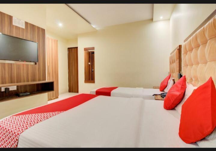 Hotel Emerald Near T2 International Airport Mumbai Kültér fotó