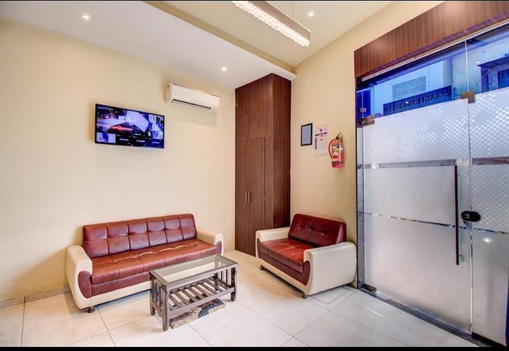 Hotel Emerald Near T2 International Airport Mumbai Kültér fotó