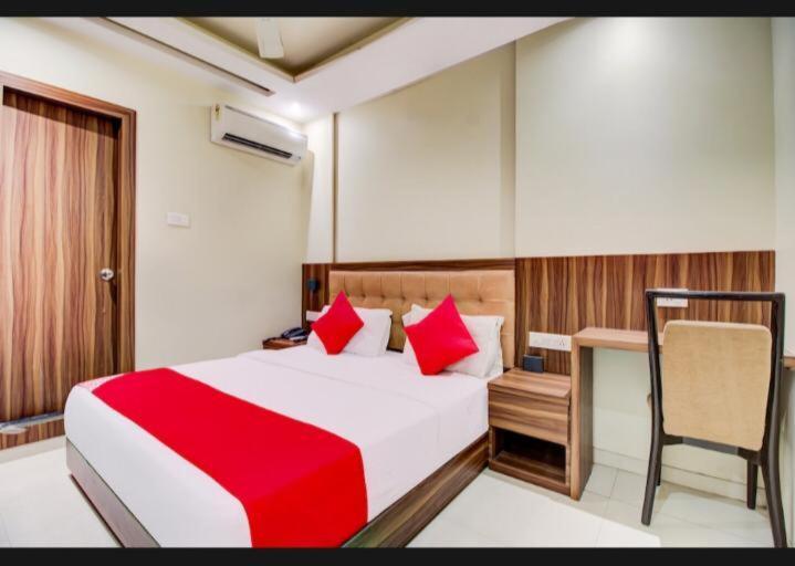 Hotel Emerald Near T2 International Airport Mumbai Kültér fotó
